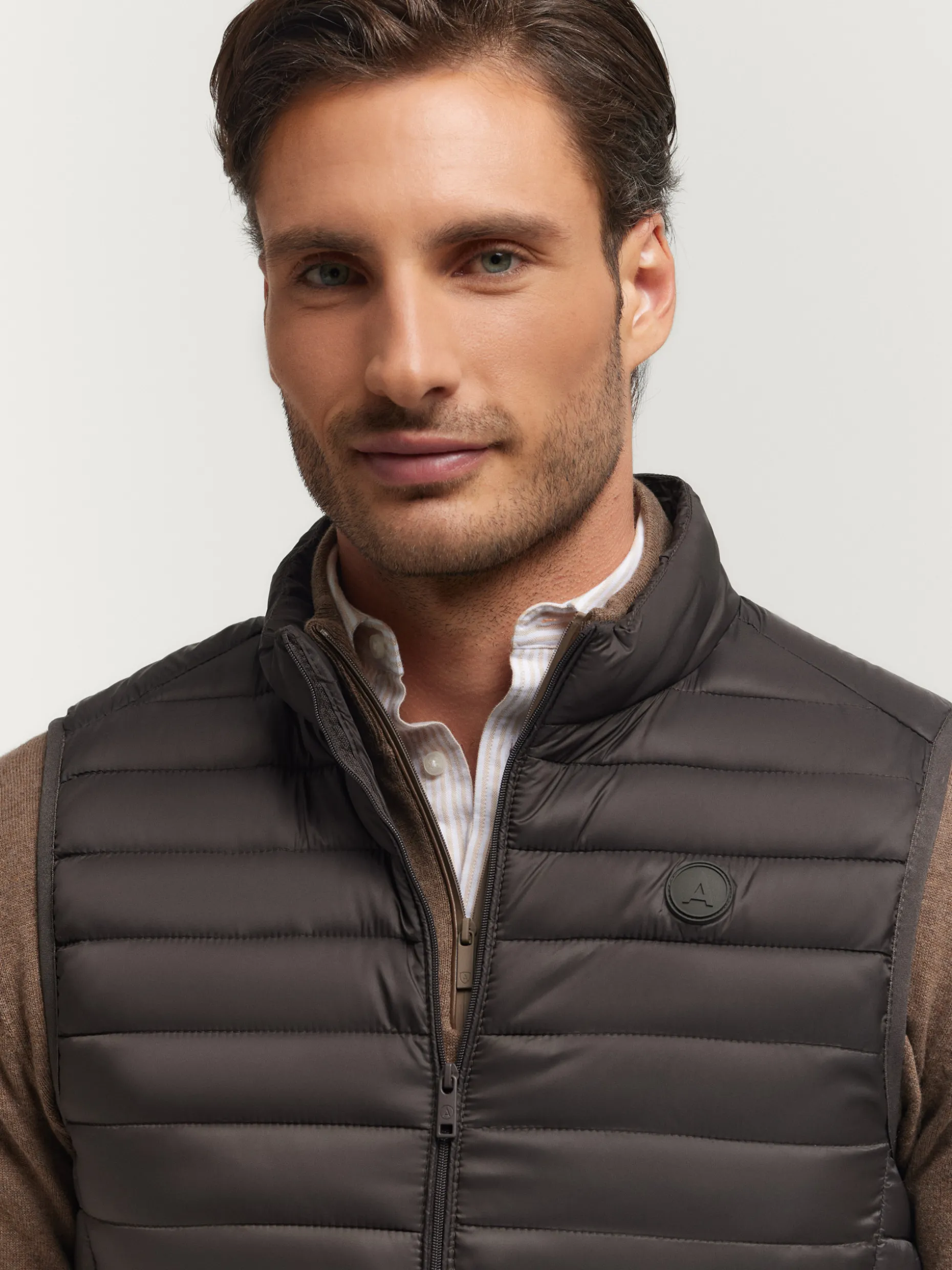 CHALECO NIRO MARRÓN