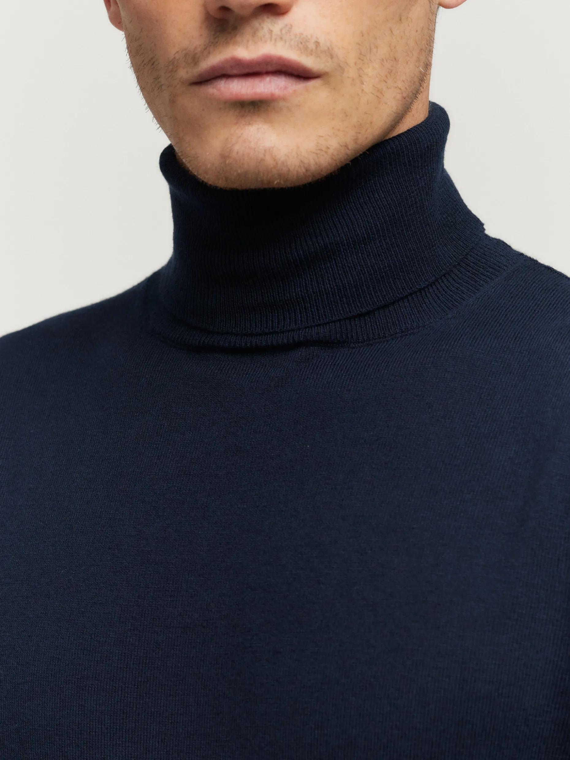 JERSEY ROLL COLLAR AZUL MARINO