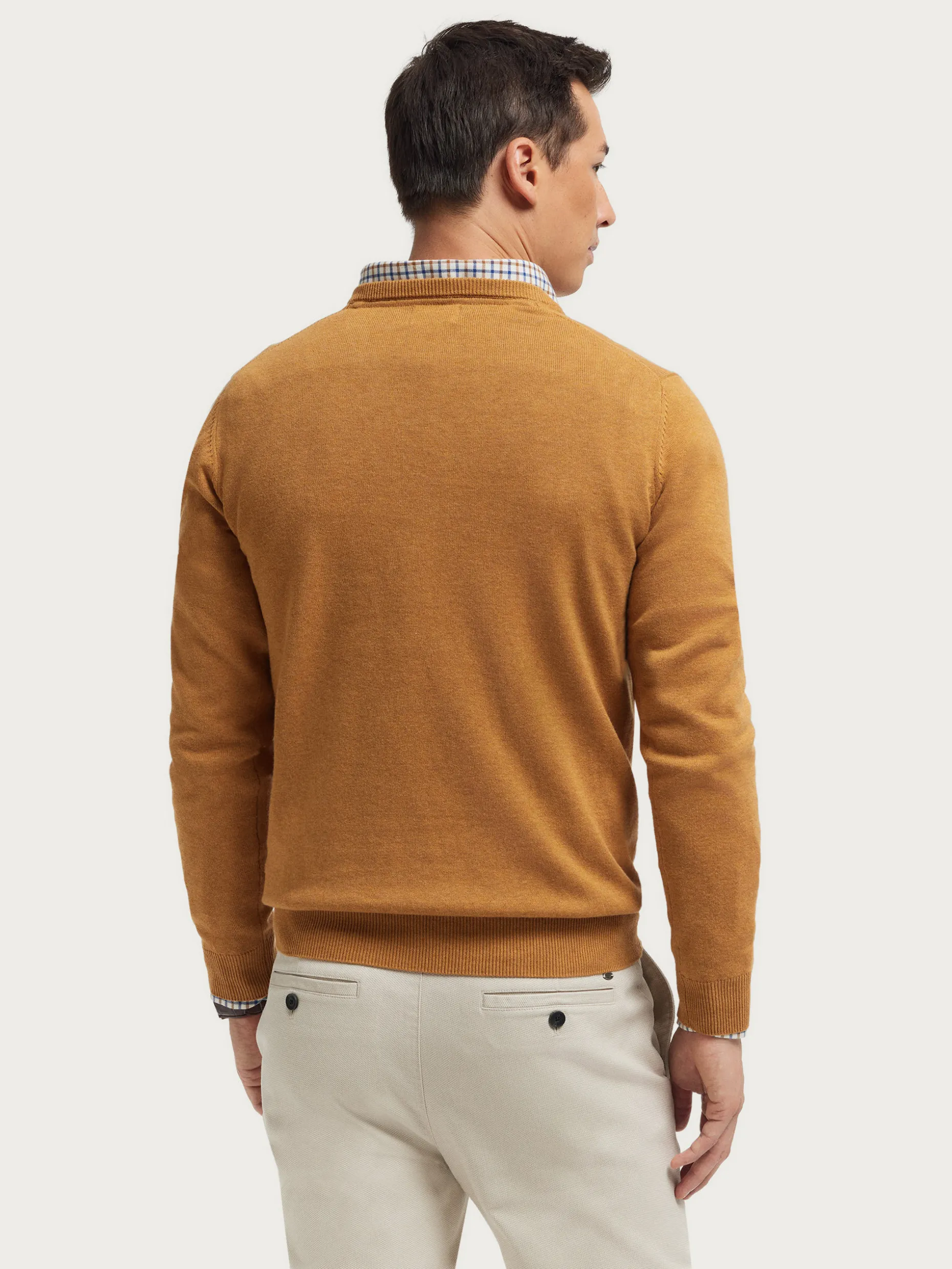 JERSEY V-NECK TRENDY MOSTAZA